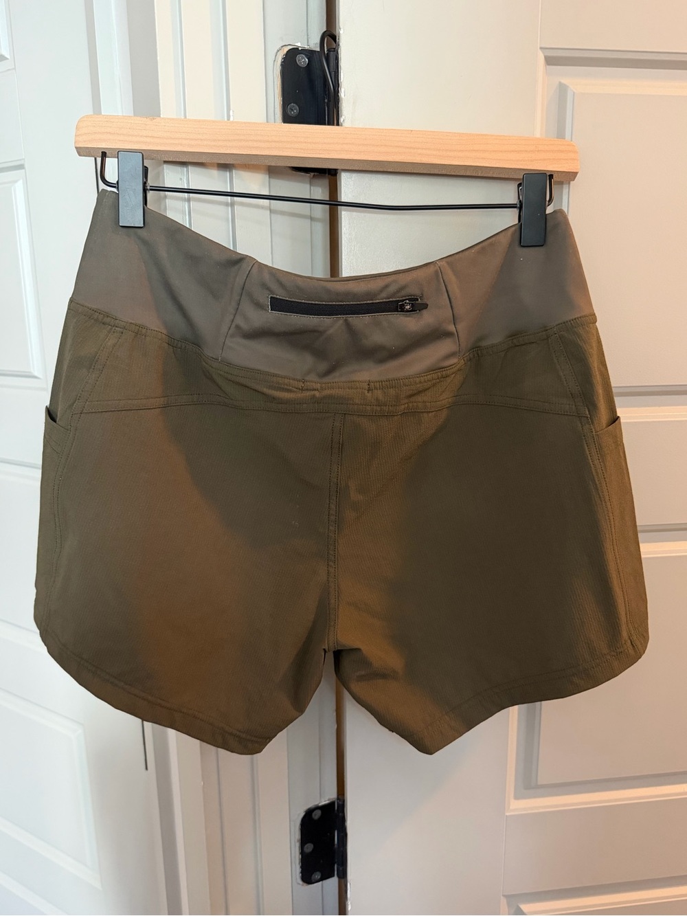 Rowde Women’s Range Short - Picture 3 of 10